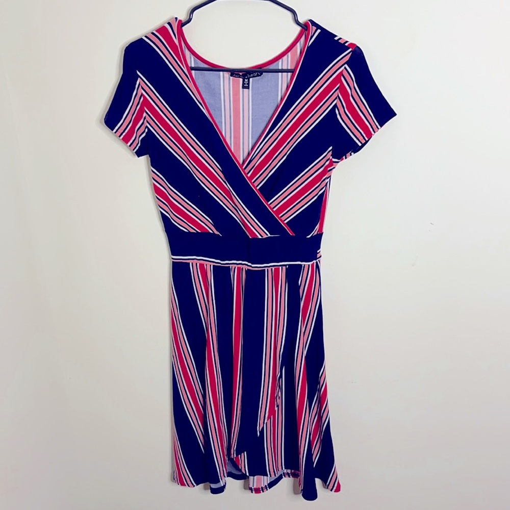 Cute Derek Heart ♥️ Faux Wrap Dress